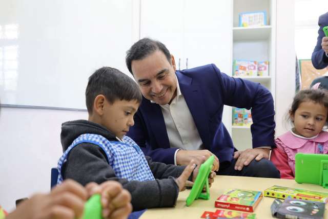 El gobernador Valdés inauguró obras educativas y rurales en el Paraje Batel